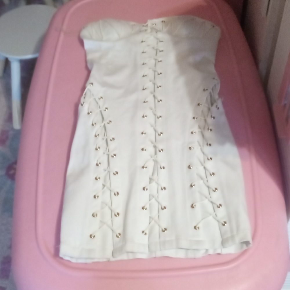 Dress - Picture 8 of 9